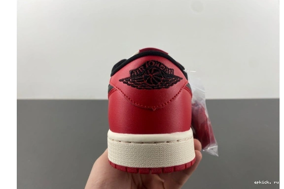 Rep EP HQ6998-600  Air 1 HQ6998-600  Jordan OG “Chicago” Low 0224